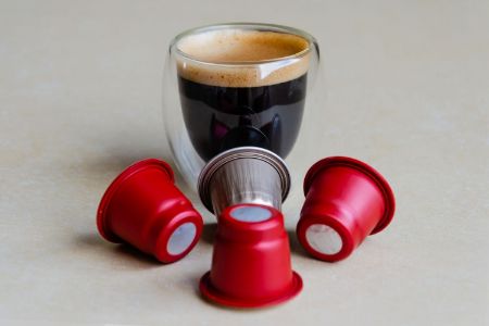 ChezVous.re - O R I G I N A L E !!! Une machine à café expresso multi- capsules : Docle Gusto et Nespresso, la classe non ? - Compatible avec capsules  café